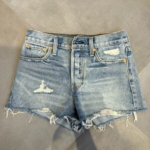 Levi’s denim shorts size 26